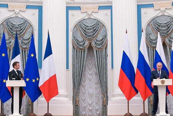В МИД Франции не исключили телефонного разговора Макрона с Путиным