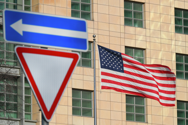 Посольство США: Россияне могут подать документы на американские визы в Польше