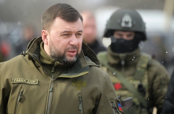 Снаряд попал в здание администрации главы ДНР Пушилина в Донецке