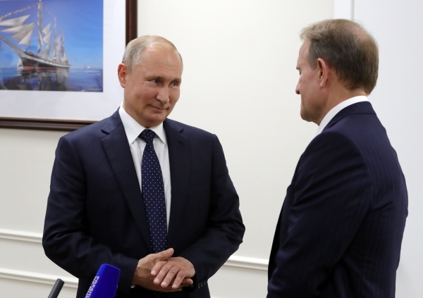 Неинтересный кум: В России усомнились в ценности Медведчука для Кремля