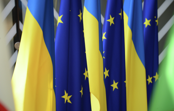 Европарламент призвал дать Украине статус кандидата на членство в ЕС