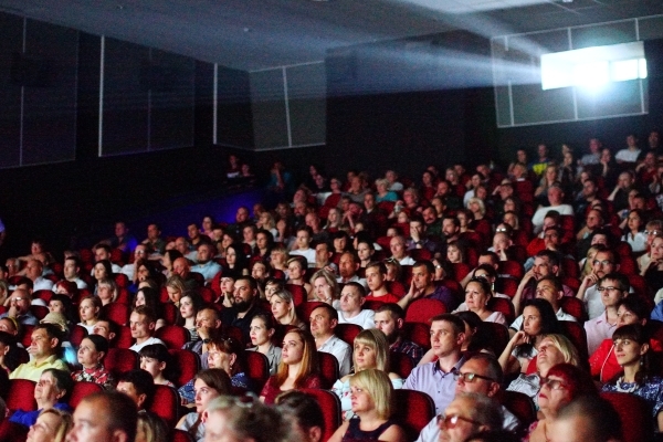 Репертуарный толчок: Российские кинотеатры нашли рецепт от санкций
