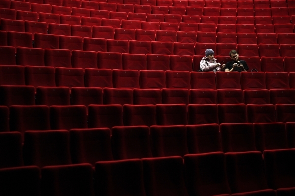Боль для кинотеатров: Продюсер об уходе американских кинокомпаний из России