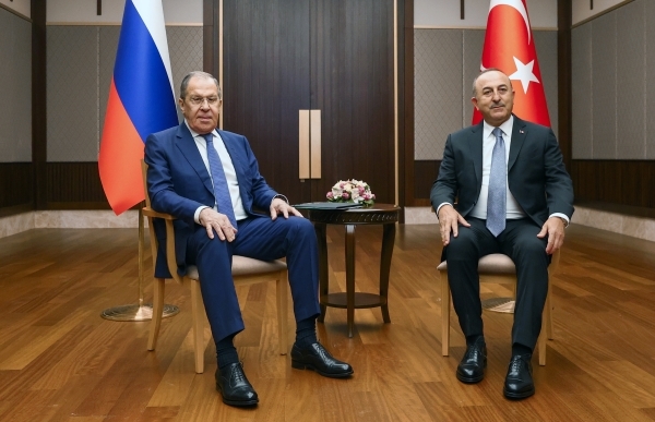 МИД Турции: Лавров и Чавушоглу обсудили зерновую сделку