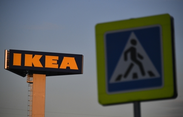 IKEA начала убирать вывески с заводов в России