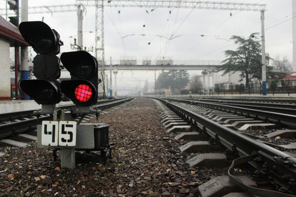 Названа возможная причина аварии с участием поезда и легковушки в Крыму
