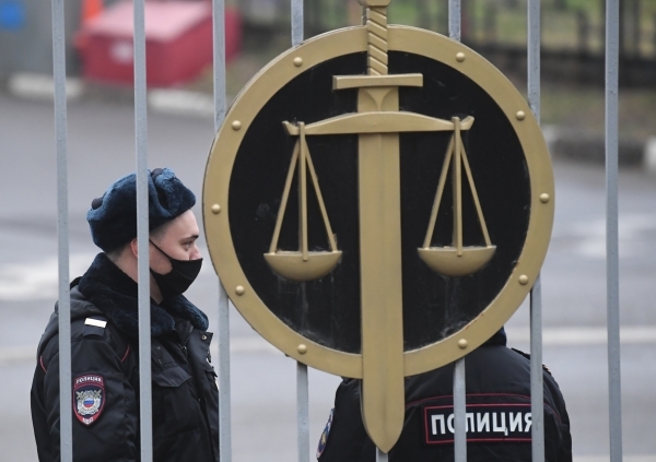 Сына адвоката Астахова приговорили к 3,5 годам колонии за мошенничество