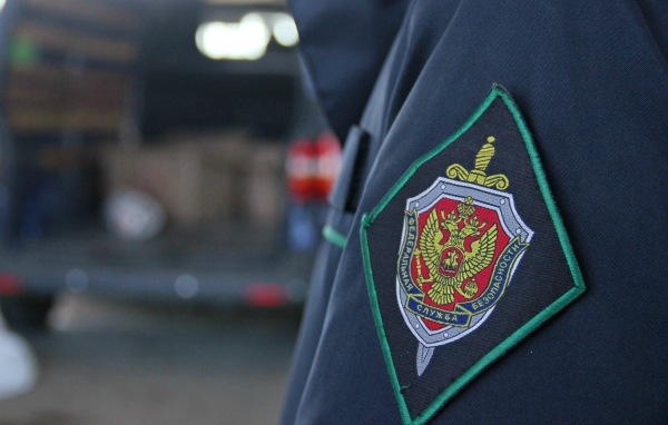 СМИ: автобус со взрывчаткой задержали на границе ДНР и Ростовской области