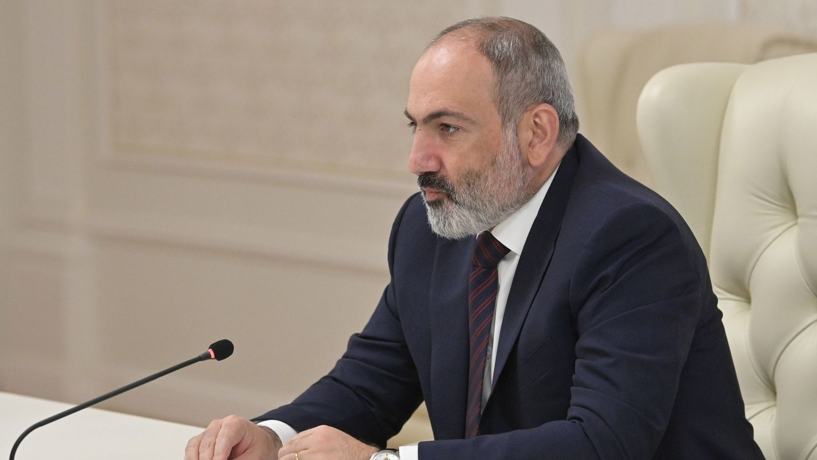 Пашинян назвал число погибших при обстрелах на границе с Азербайджаном