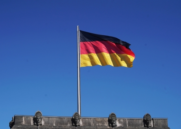 В Германии заявили, что США хотят разорить Европу и помешать дружбе ФРГ и России