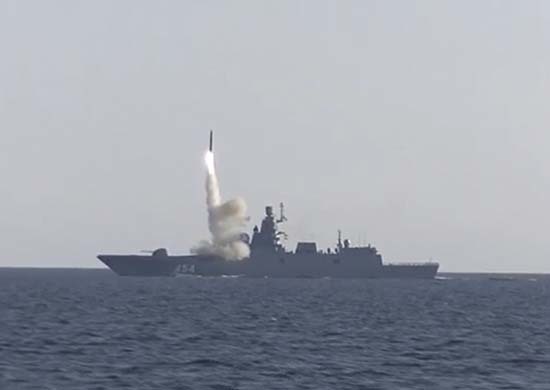 Российские и китайские боевые корабли провели артиллерийские стрельбы на учениях Восток-2022
