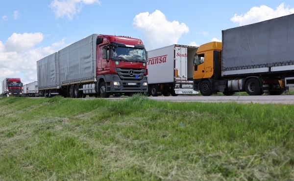 СМИ: на границе Польши с Украиной и Белоруссией скопилось около тысячи грузовиков