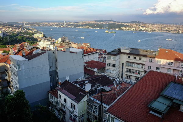 «Ждут весну»: Россияне перестали покупать жилье в Стамбуле