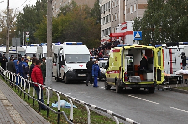 Семьям погибших при стрельбе в Ижевске выплатят по миллиону рублей