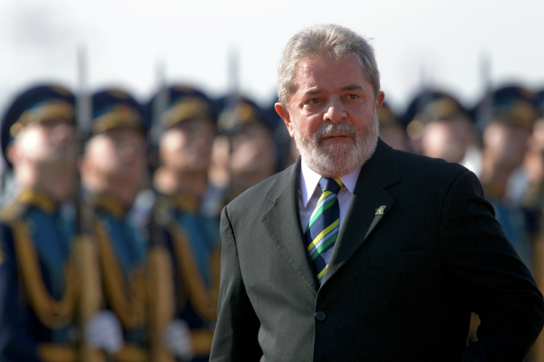 Президент Бразилии после захвата зданий распорядился задействовать федеральные силы