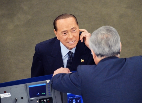 Итальянский политолог: Берлускони не сможет организовать переговоры России и Украины