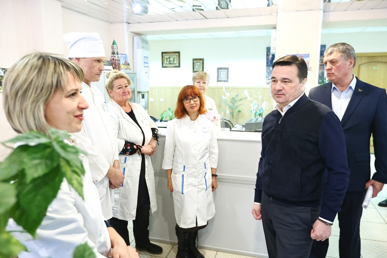 Андрей Воробьев навестил участников СВО в санатории Горки