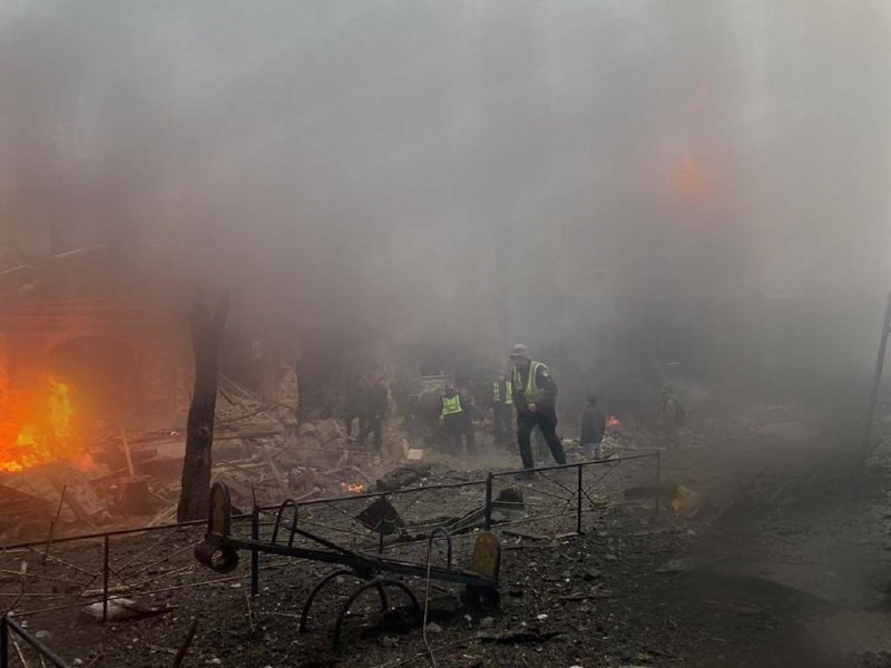 Украинские СМИ сообщили о воздушной тревоге и взрывах в Днепропетровске