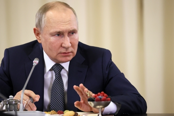 Путин: Запад пересекает красные и бордовые линии с поставками оружия Киеву
