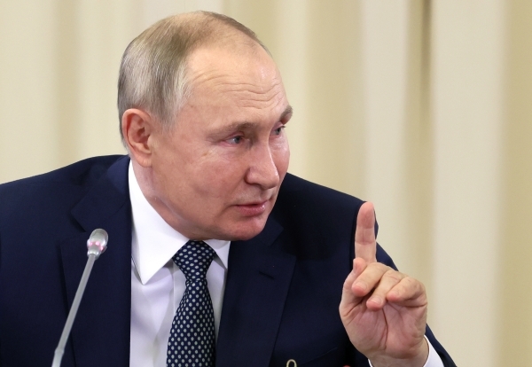 Планы Путина. Политолог допустил досрочные президентские выборы в России