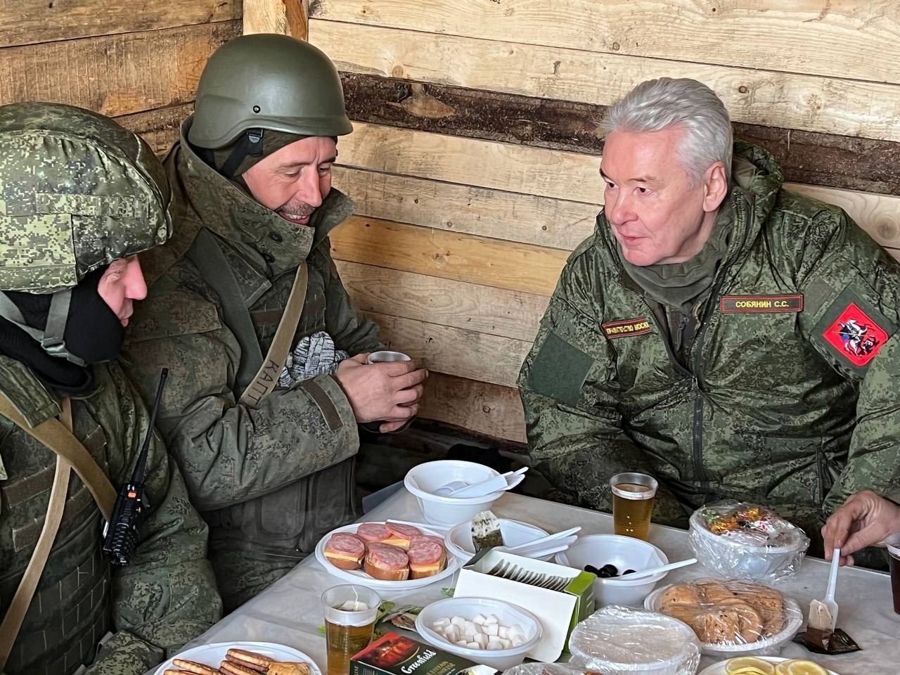 Собянин посетил линию обороны на Донбассе