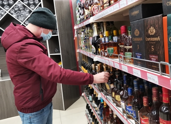 СМИ: Напитки Jagermeister и Johnnie Walker начнут ввозить в Россию по параллельному импорту