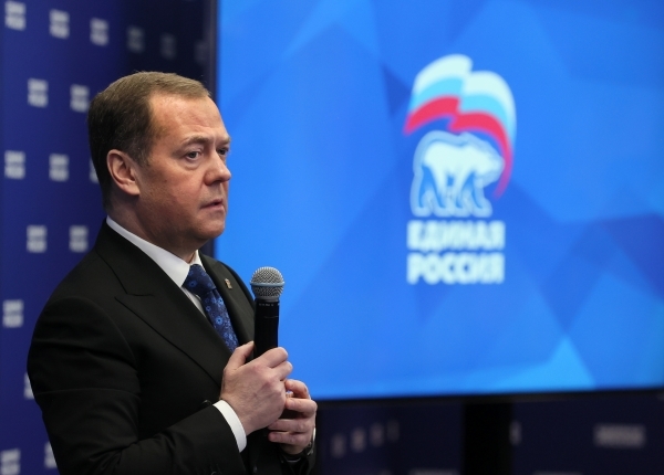 Медведев призвал устранить из ландшафта антигосударственные политические силы
