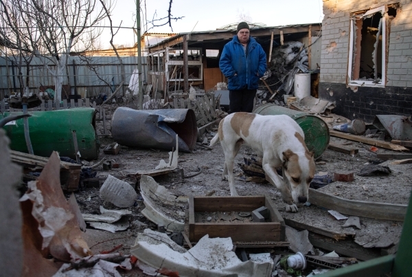 СМИ: четыре человека погибли при обстреле Донецка