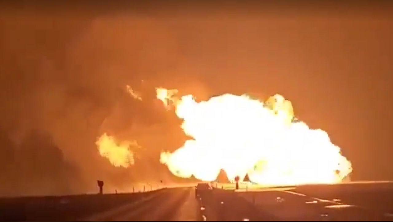 СМИ: газопровод взорвался в Свердловской области