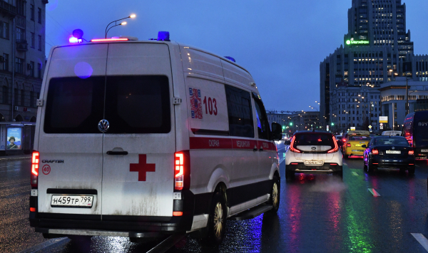 Два большегруза перекрыли движение по Киевскому шоссе в обе стороны