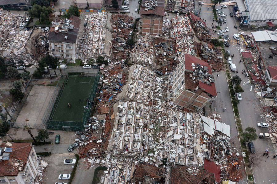 Число жертв землетрясения в Турции достигло 1 541 человека