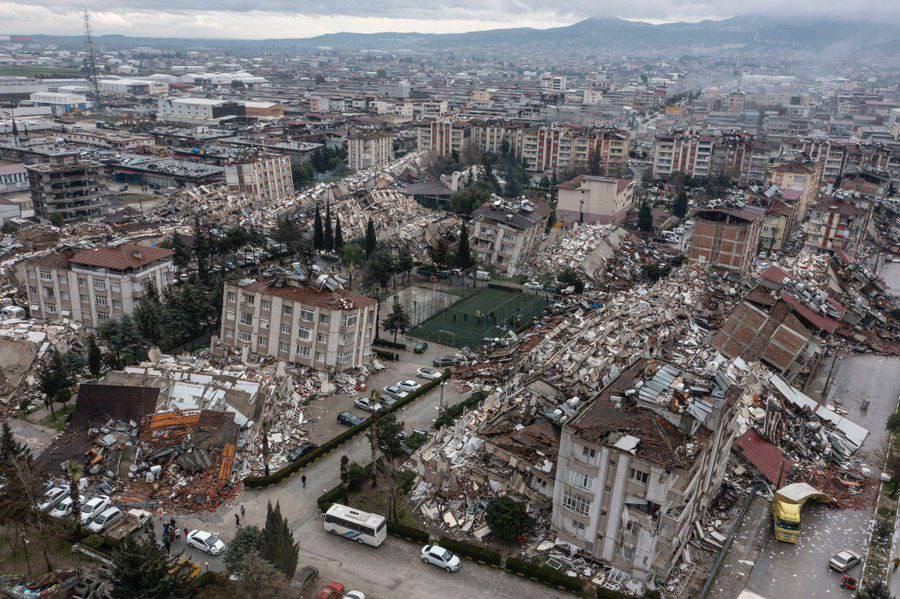 После землетрясения в Турции засняли разлом шириной свыше 200 метров