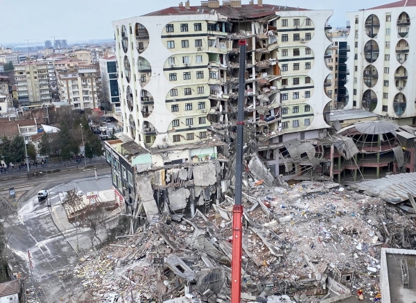 Число жертв землетрясения в Турции увеличилось до 42 310 человек