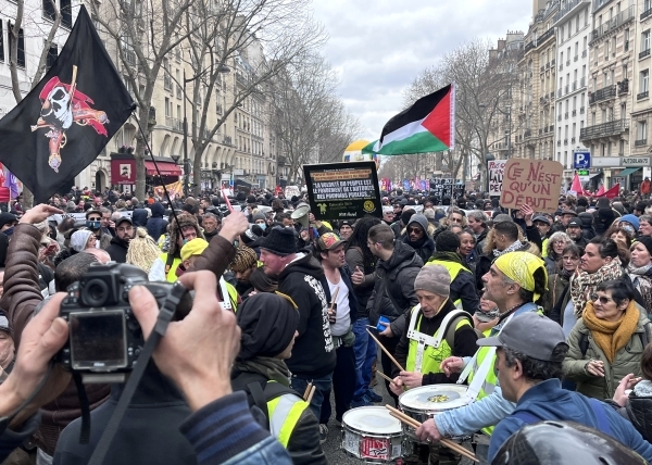 В Париже полиция задержала более 120 участников протеста