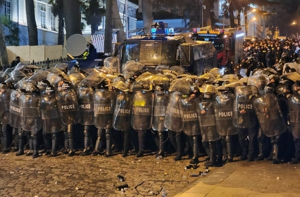 На митинге в Тбилиси шесть правоохранителей получили серьезные ранения