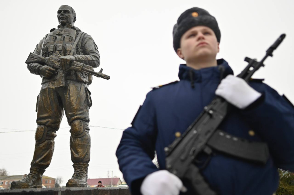 Первый в России памятник героям спецоперации появился в Тамбовской области