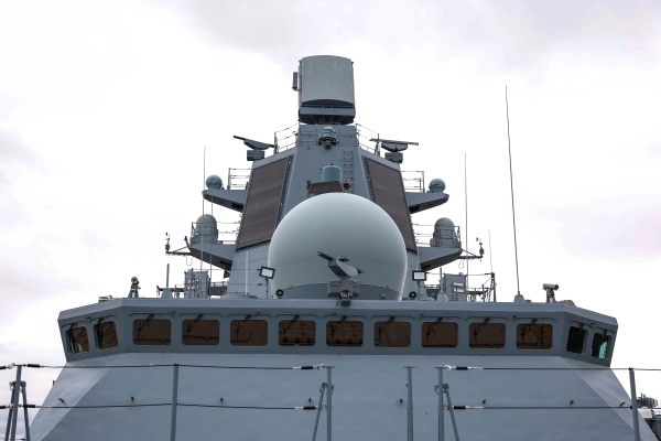 Британский военный корабль приблизился к фрегату Северного флота РФ