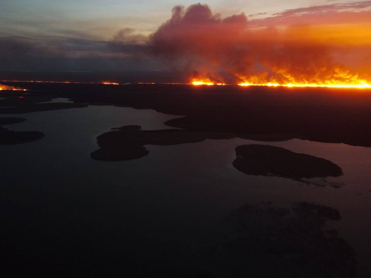 Пожары угрожают Астраханскому заповеднику международного значения