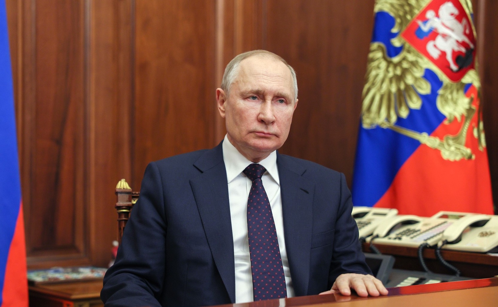 Путин поручил навести порядок на КПП Гуково на границе ЛНР