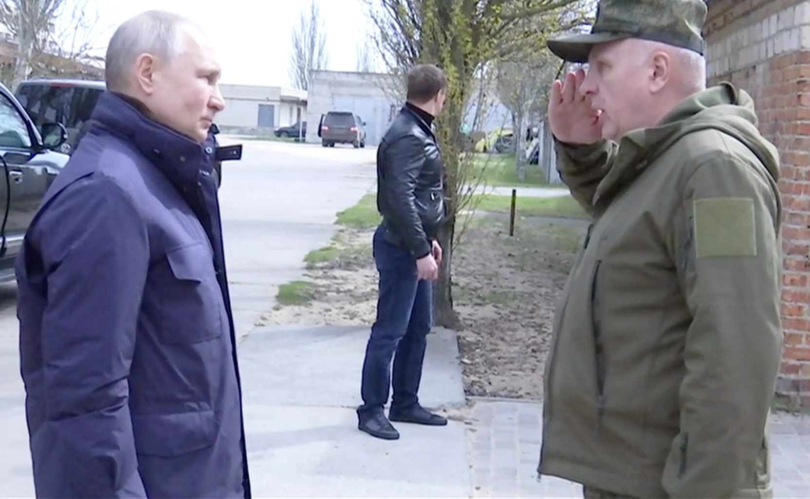 Сопровождавший Путина оператор рассказал о его визите в Мариуполь