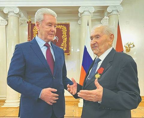 Ветеран Великой Отечественной Александр Хоменко отмечает 100-летие