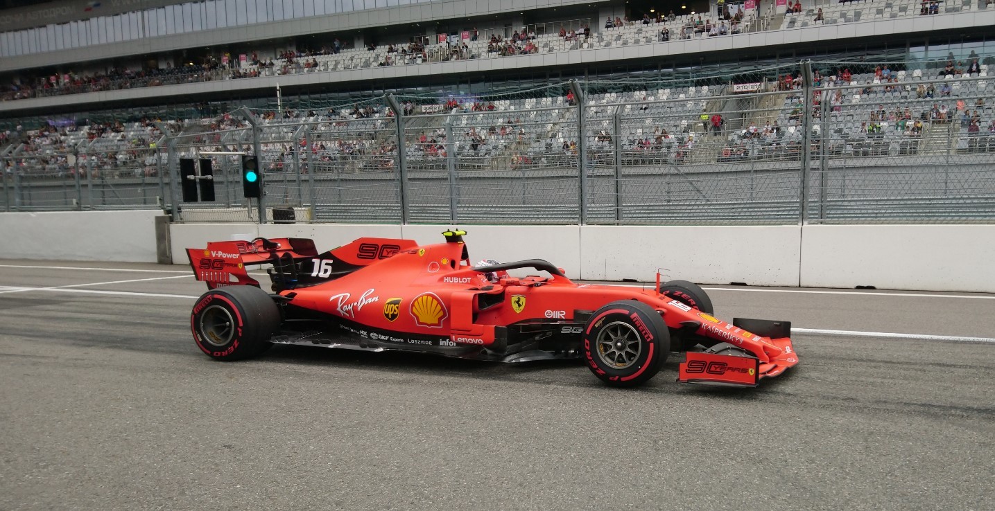 Команда «Формулы 1» Scuderia Ferrari продлила контракт с Шарлем Леклером