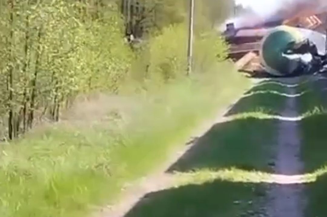 Скрытые агенты ВСУ В Брянской области новый крупный взрыв - на железной дороге