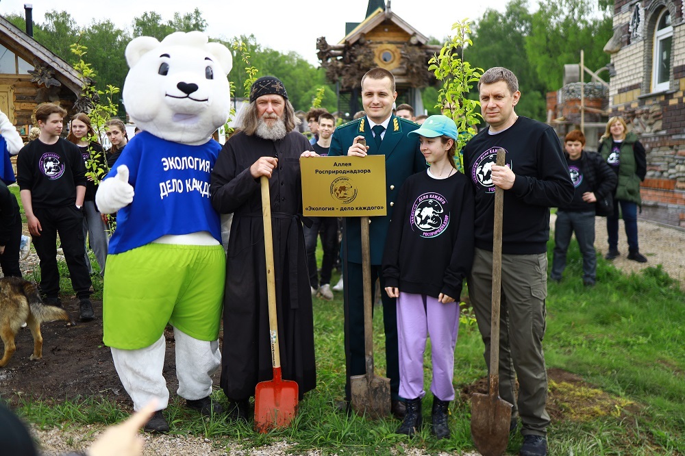 Аллею премии «Экология – дело каждого» создали в деревне Конюхова