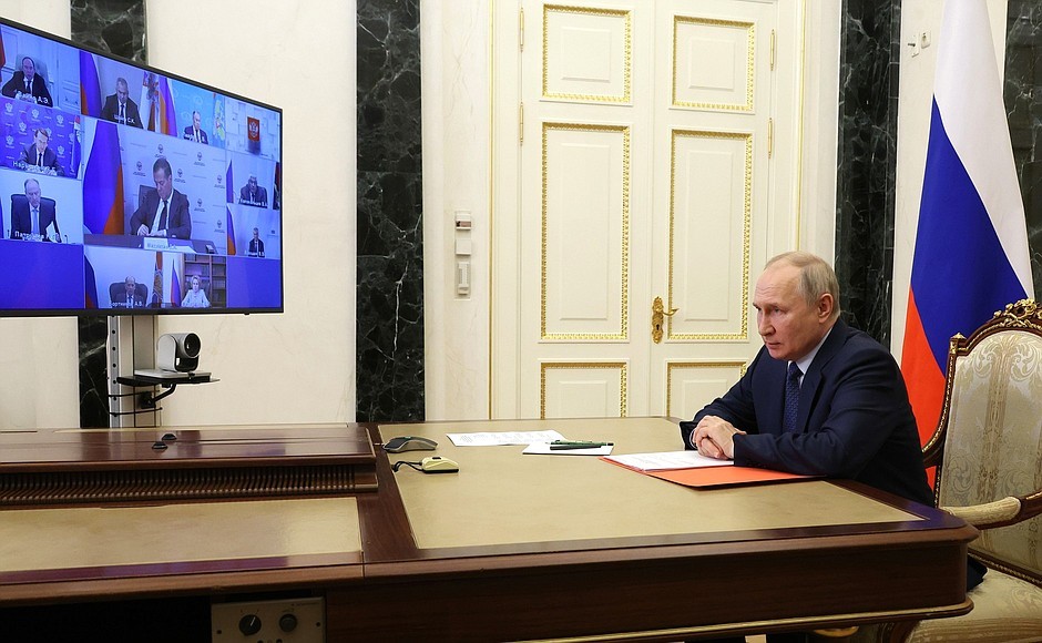 Путин вынес на Совбез дополнительные соцгарантии участникам спецоперации