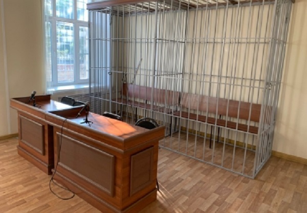 Новосибирский суд вынес приговор юноше за убийство завуча школы