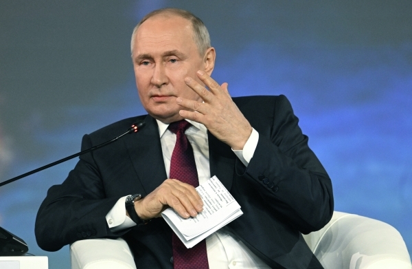 Путин заявил, что участники спецоперации геройски сражаются