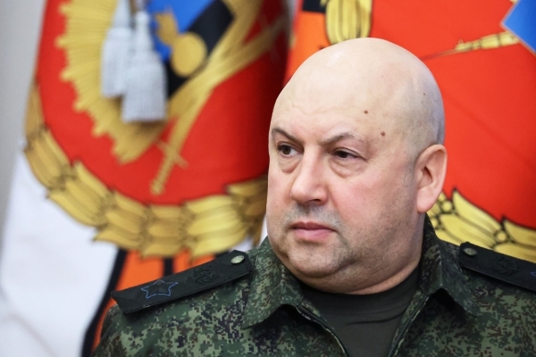 Рогов: Генерал Сергей Суровикин вылетел из Африки в Россию