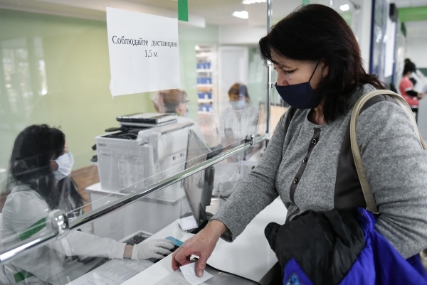 Опрос: Россияне готовы заплатить за визит к платному врачу 636 рублей