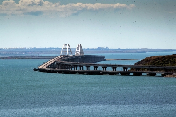Движение по Крымскому мосту приостановят 2 октября